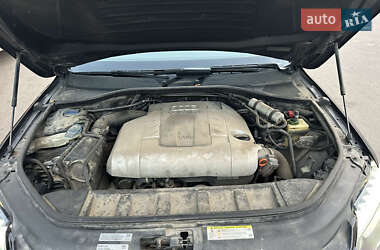 Внедорожник / Кроссовер Audi Q7 2010 в 