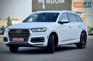 Позашляховик / Кросовер Audi Q7 2017 в 