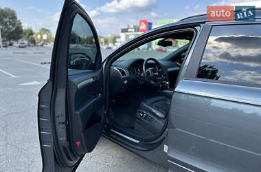 Позашляховик / Кросовер Audi Q7 2014 в 