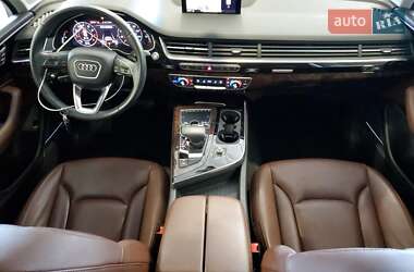 Внедорожник / Кроссовер Audi Q7 2017 в 
