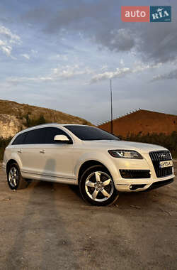 Внедорожник / Кроссовер Audi Q7 2012 в 