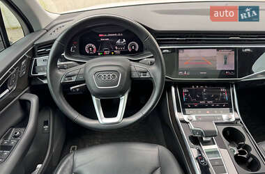 Позашляховик / Кросовер Audi Q7 2022 в 