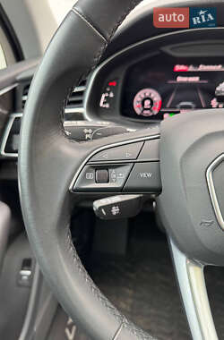 Позашляховик / Кросовер Audi Q7 2022 в 