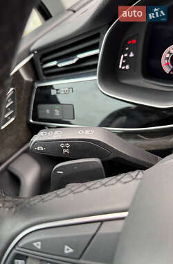 Позашляховик / Кросовер Audi Q7 2022 в 
