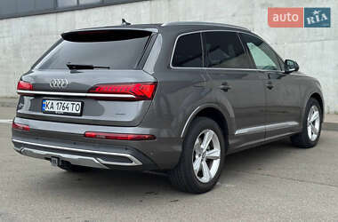 Позашляховик / Кросовер Audi Q7 2020 в 