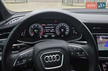 Позашляховик / Кросовер Audi Q7 2020 в 