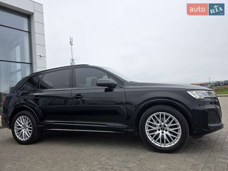 Позашляховик / Кросовер Audi Q7 2020 в Луцьку
