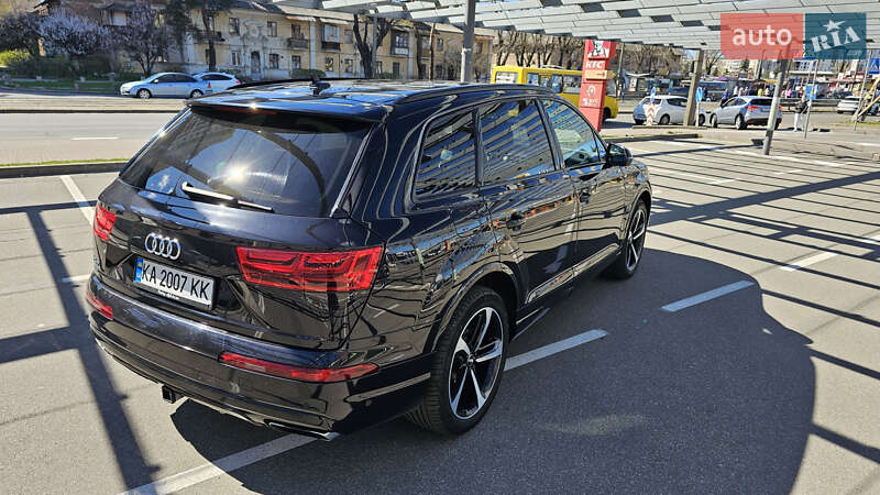 Позашляховик / Кросовер Audi Q7 2018 в Обухові