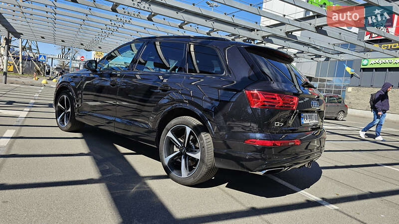 Позашляховик / Кросовер Audi Q7 2018 в Обухові