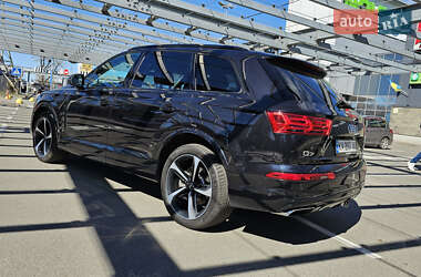 Внедорожник / Кроссовер Audi Q7 2018 в 