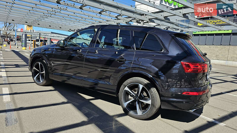 Позашляховик / Кросовер Audi Q7 2018 в Обухові