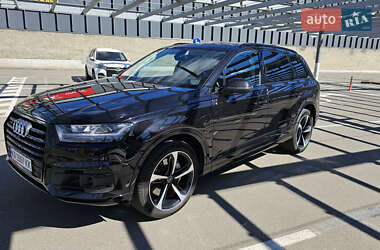 Внедорожник / Кроссовер Audi Q7 2018 в 