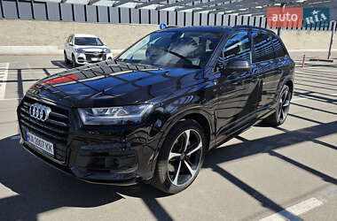 Внедорожник / Кроссовер Audi Q7 2018 в 