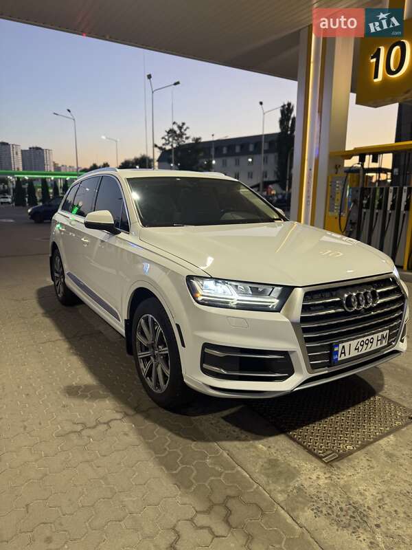 Позашляховик / Кросовер Audi Q7 2016 в Києві