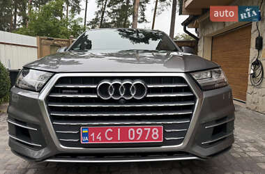 Внедорожник / Кроссовер Audi Q7 2017 в 