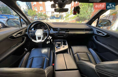 Внедорожник / Кроссовер Audi Q7 2016 в 
