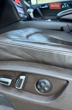 Внедорожник / Кроссовер Audi Q7 2012 в 