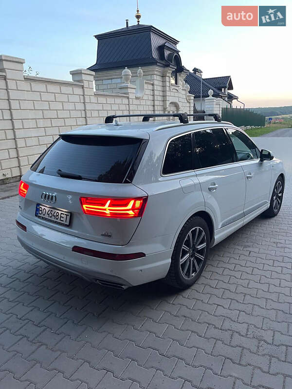 Позашляховик / Кросовер Audi Q7 2015 в Тернополі