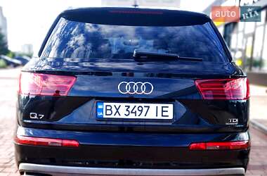 Позашляховик / Кросовер Audi Q7 2016 в 