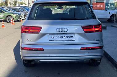 Внедорожник / Кроссовер Audi Q7 2018 в 