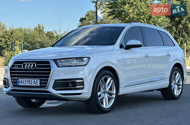 Позашляховик / Кросовер Audi Q7 2018 в 