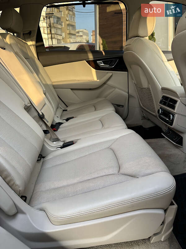 Позашляховик / Кросовер Audi Q7 2016 в Івано-Франківську