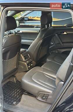 Внедорожник / Кроссовер Audi Q7 2014 в 