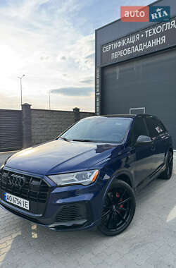 Позашляховик / Кросовер Audi Q7 2019 в 
