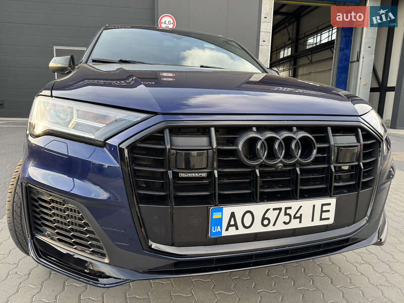 Позашляховик / Кросовер Audi Q7 2019 в Ужгороді