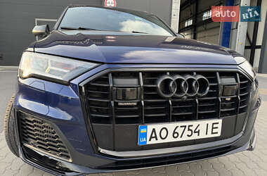 Позашляховик / Кросовер Audi Q7 2019 в 