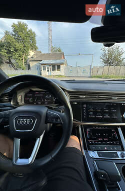 Позашляховик / Кросовер Audi Q7 2019 в 