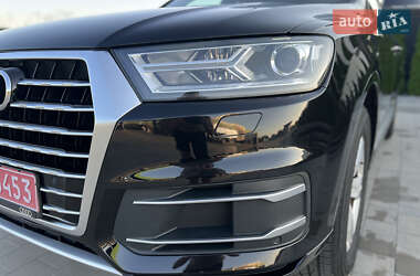 Позашляховик / Кросовер Audi Q7 2017 в 