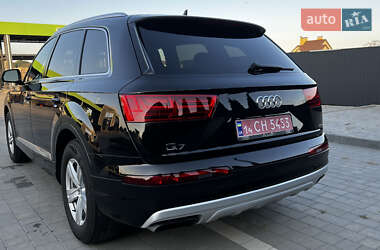 Позашляховик / Кросовер Audi Q7 2017 в 