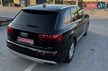 Позашляховик / Кросовер Audi Q7 2017 в 