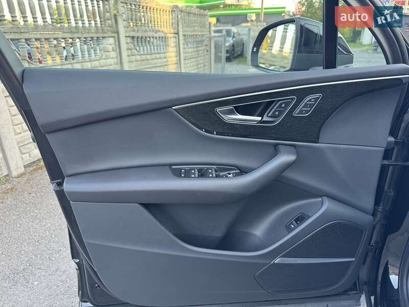 Позашляховик / Кросовер Audi Q7 2022 в Тернополі