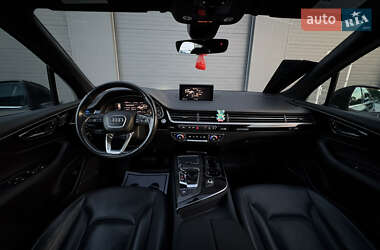 Внедорожник / Кроссовер Audi Q7 2017 в 