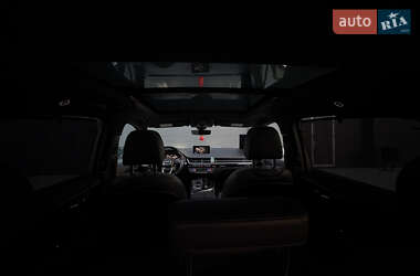 Внедорожник / Кроссовер Audi Q7 2017 в 