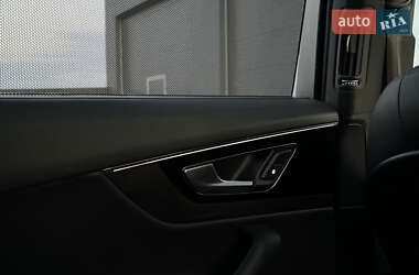 Внедорожник / Кроссовер Audi Q7 2017 в 