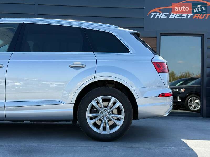 Внедорожник / Кроссовер Audi Q7 2017 в Ровно
