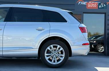 Внедорожник / Кроссовер Audi Q7 2017 в 