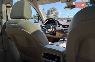 Внедорожник / Кроссовер Audi Q7 2017 в 