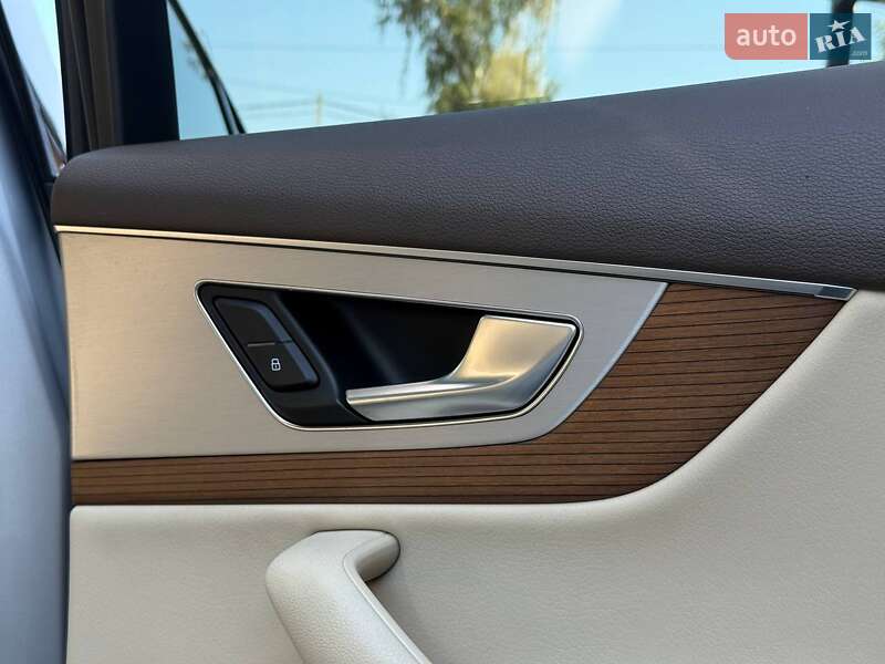 Внедорожник / Кроссовер Audi Q7 2017 в Ровно