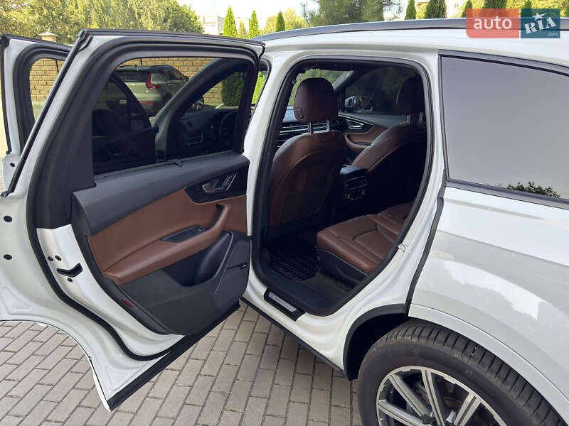 Позашляховик / Кросовер Audi Q7 2016 в Луцьку фото 17 Позашляховик / Кросовер Audi Q7 2016 в Луцьку