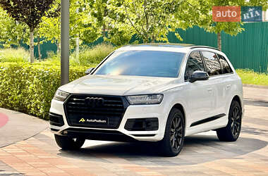 Позашляховик / Кросовер Audi Q7 2018 в 