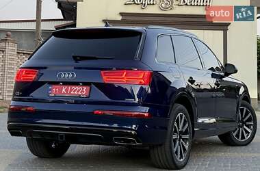 Позашляховик / Кросовер Audi Q7 2019 в 