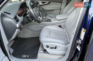 Позашляховик / Кросовер Audi Q7 2019 в 