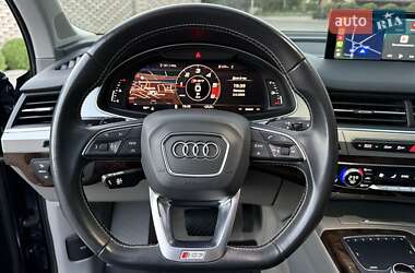 Позашляховик / Кросовер Audi Q7 2019 в 