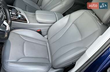 Позашляховик / Кросовер Audi Q7 2019 в 