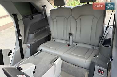 Позашляховик / Кросовер Audi Q7 2019 в 