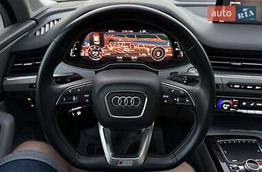 Позашляховик / Кросовер Audi Q7 2019 в 